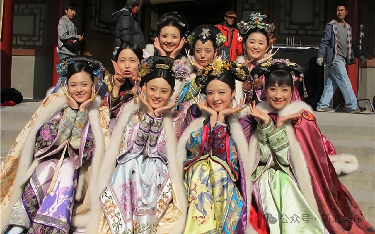 蒋欣27岁就演出了华妃的跋扈  95花谁能驾驭甄嬛传 这个月，《甄嬛传》即将迎来