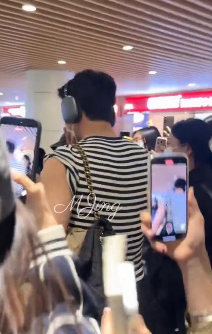 从 《捉妖记》到如今，胡巴妈这梗过了11年还能把他逗笑，真是独家回忆啊 井柏然听