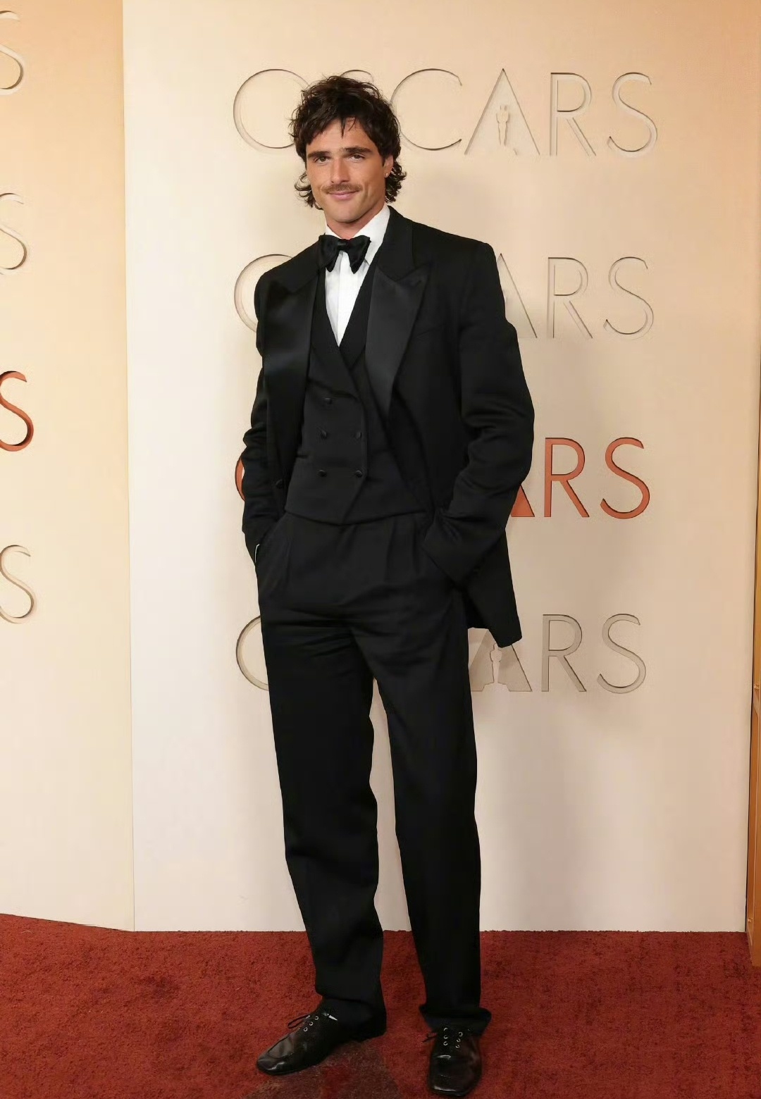 国外男明星是这样留胡子。小李子、甜茶、雅各布、迈克尔·B·乔丹，不管是老牌影帝还