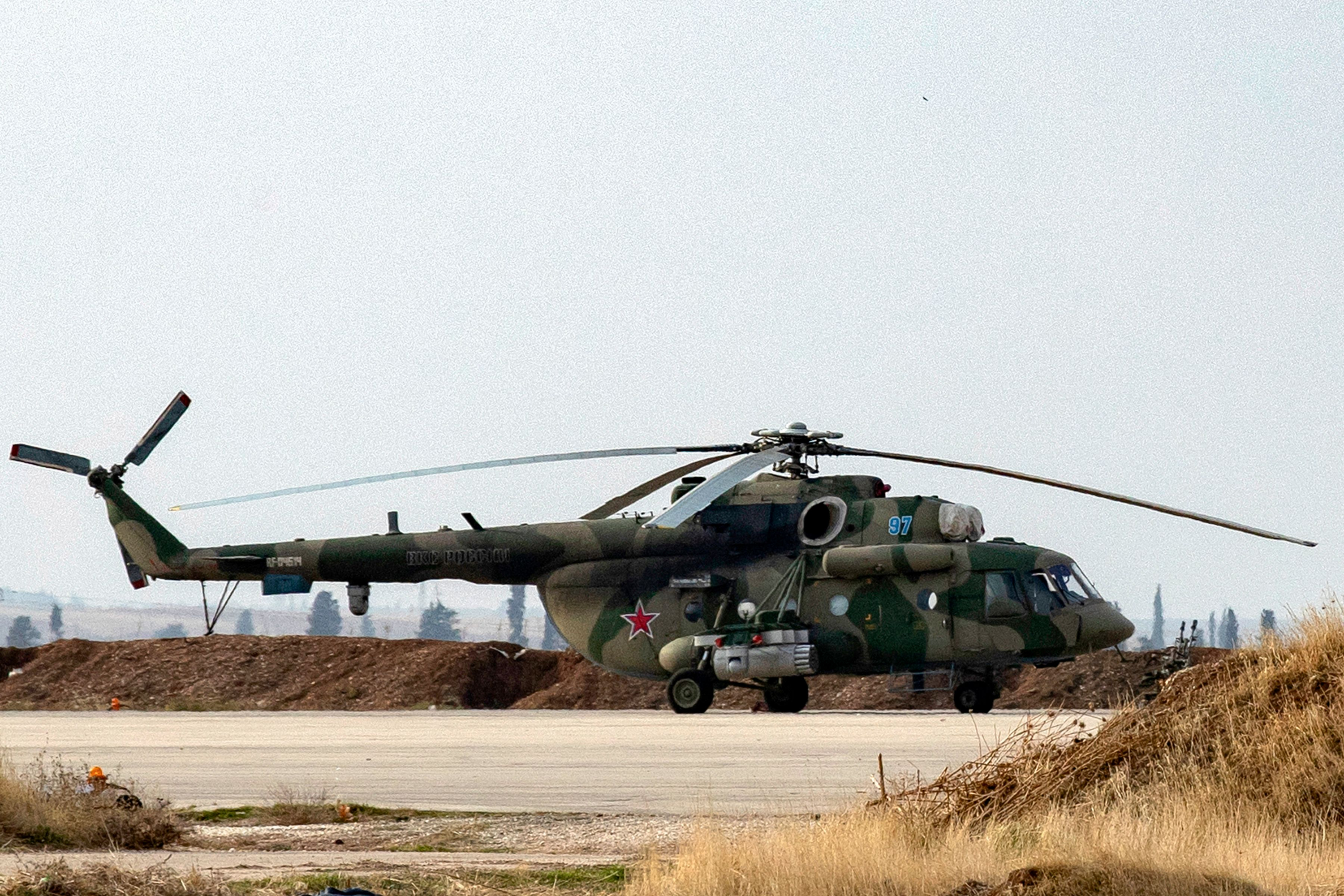 【#俄在北极地区部署新直升机团#】据俄罗斯《消息报》网站4月17日报道，俄罗斯北