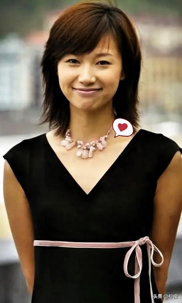 徐静蕾在洛杉矶的近况，看得人心里五味杂陈。
 
51岁了，在海外住了快十年，把老