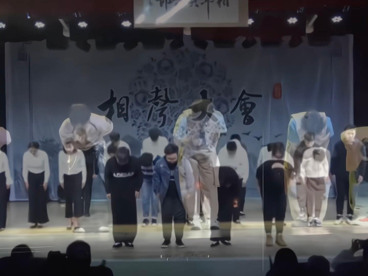 那年的小超小越站上了大舞台…