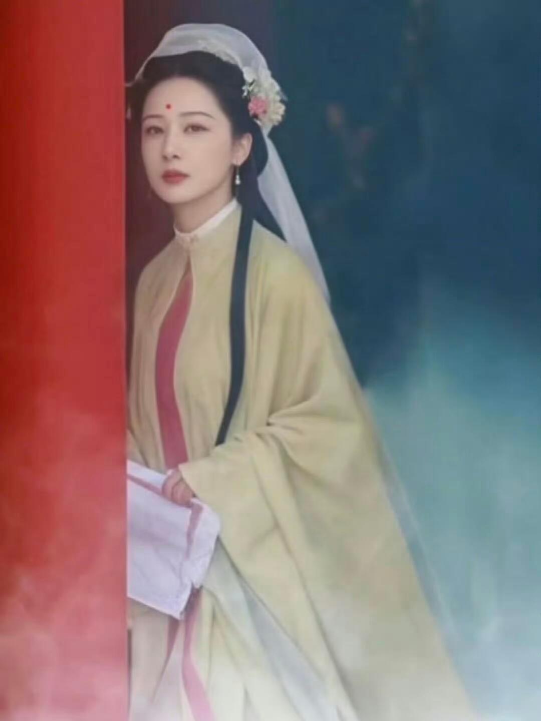 爱奇艺杨紫田曦薇新剧对打爱奇艺杨紫任嘉伦新剧对打杨紫《家业》田曦薇《低智商犯罪》