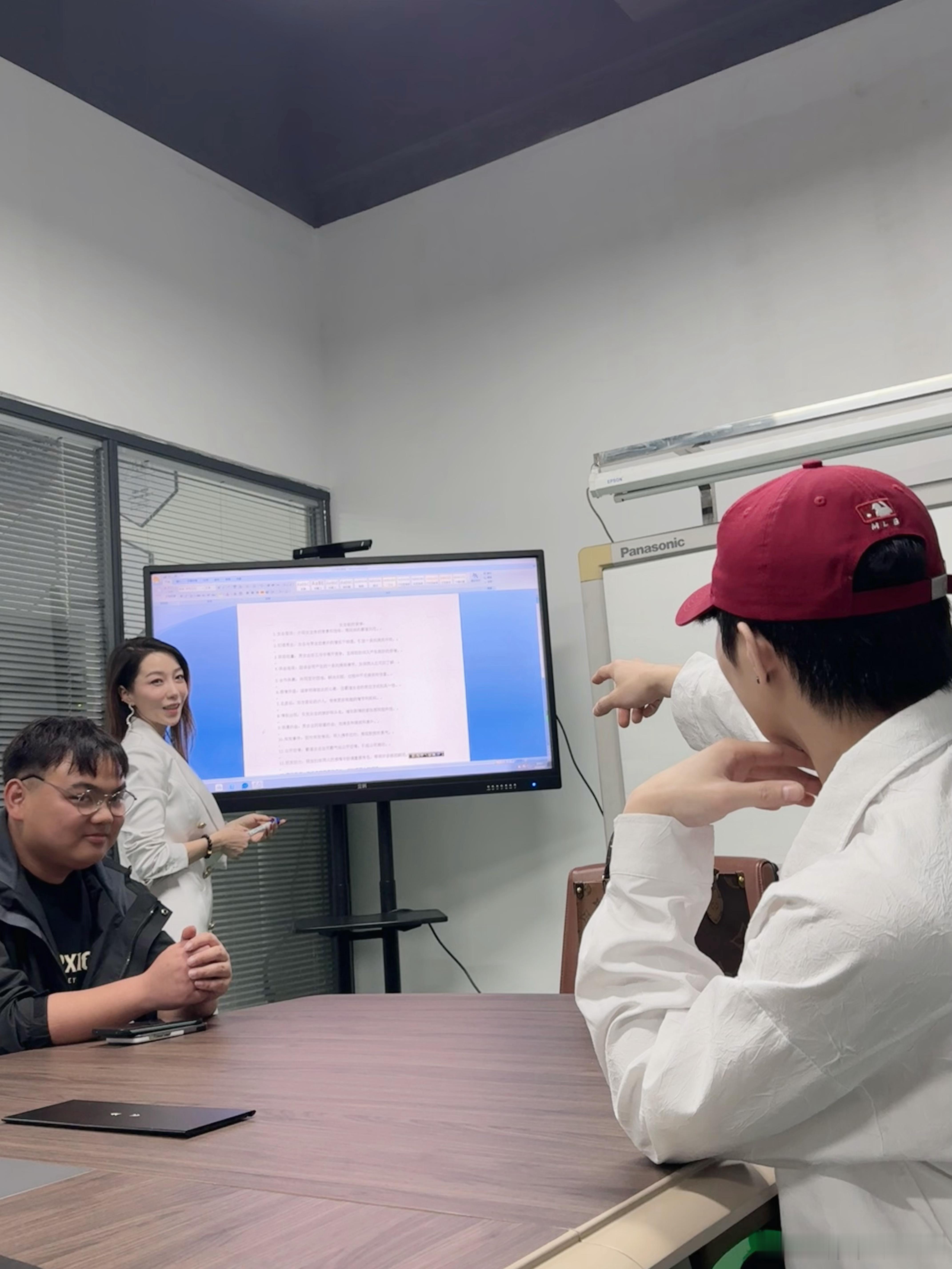 只有行动，才能改变。把“以后再说”，换成“现在就做”。生活不会因你想做什么而给你