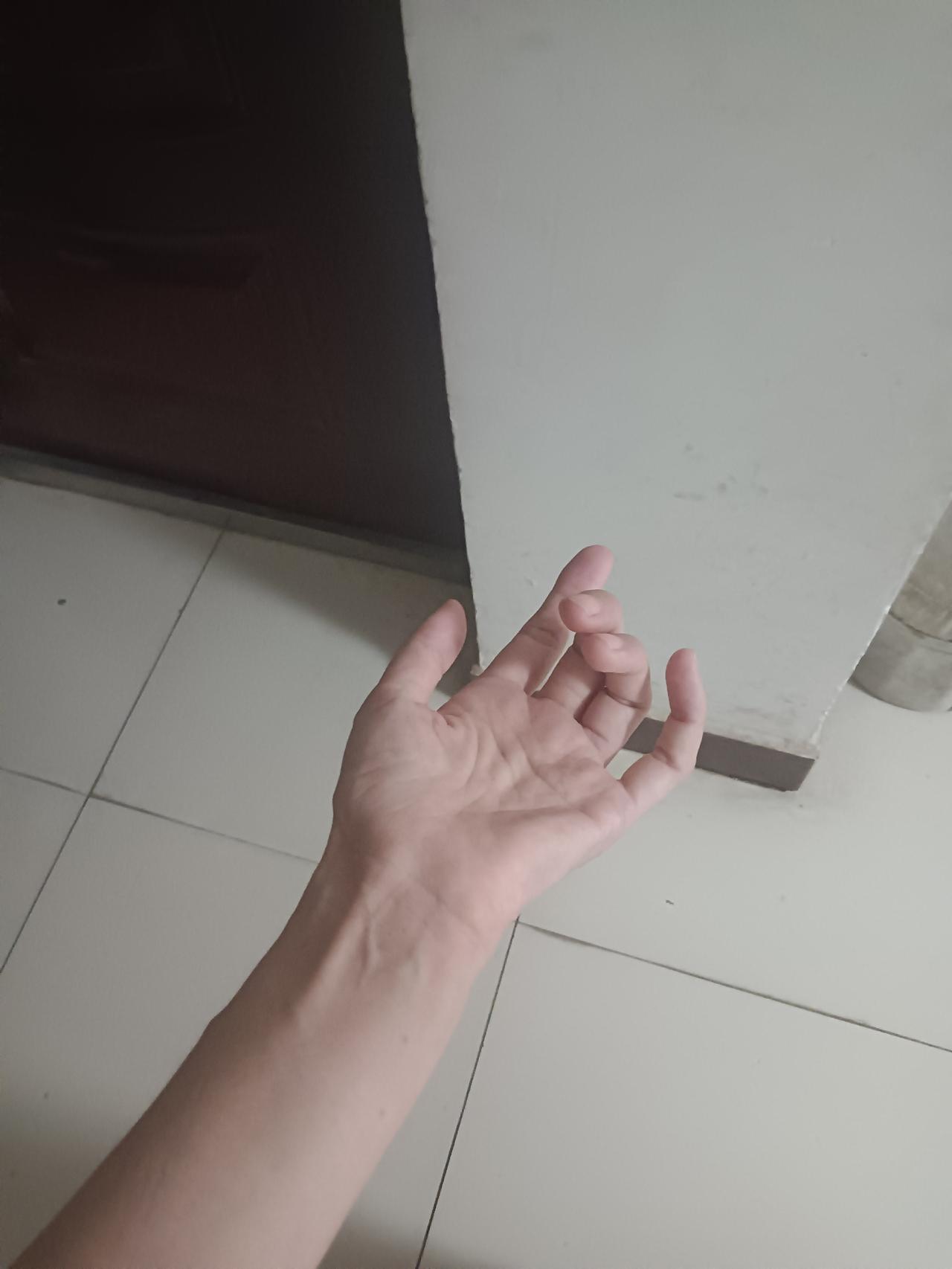 当今的社会现象都这样吗？
“儿子，你的生活费我都给你打过去了，这些年我跟你妈挣得