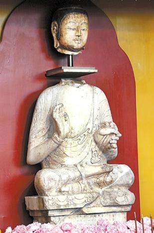 “佛首我可以归还给大陆，但我有一个要求，”2014年，宝岛星云大师和大陆签订归还