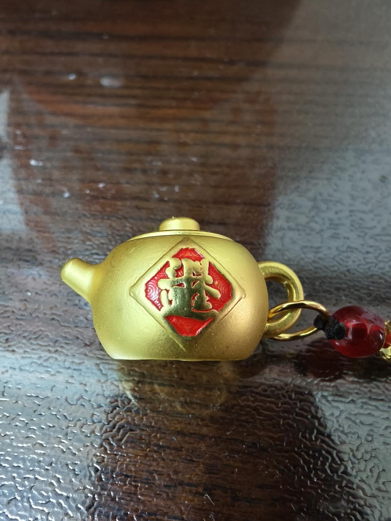 最近上手一只“转转壶”，小巧玲珑，非常喜欢。其中上面这个字条友们能认出来吗？