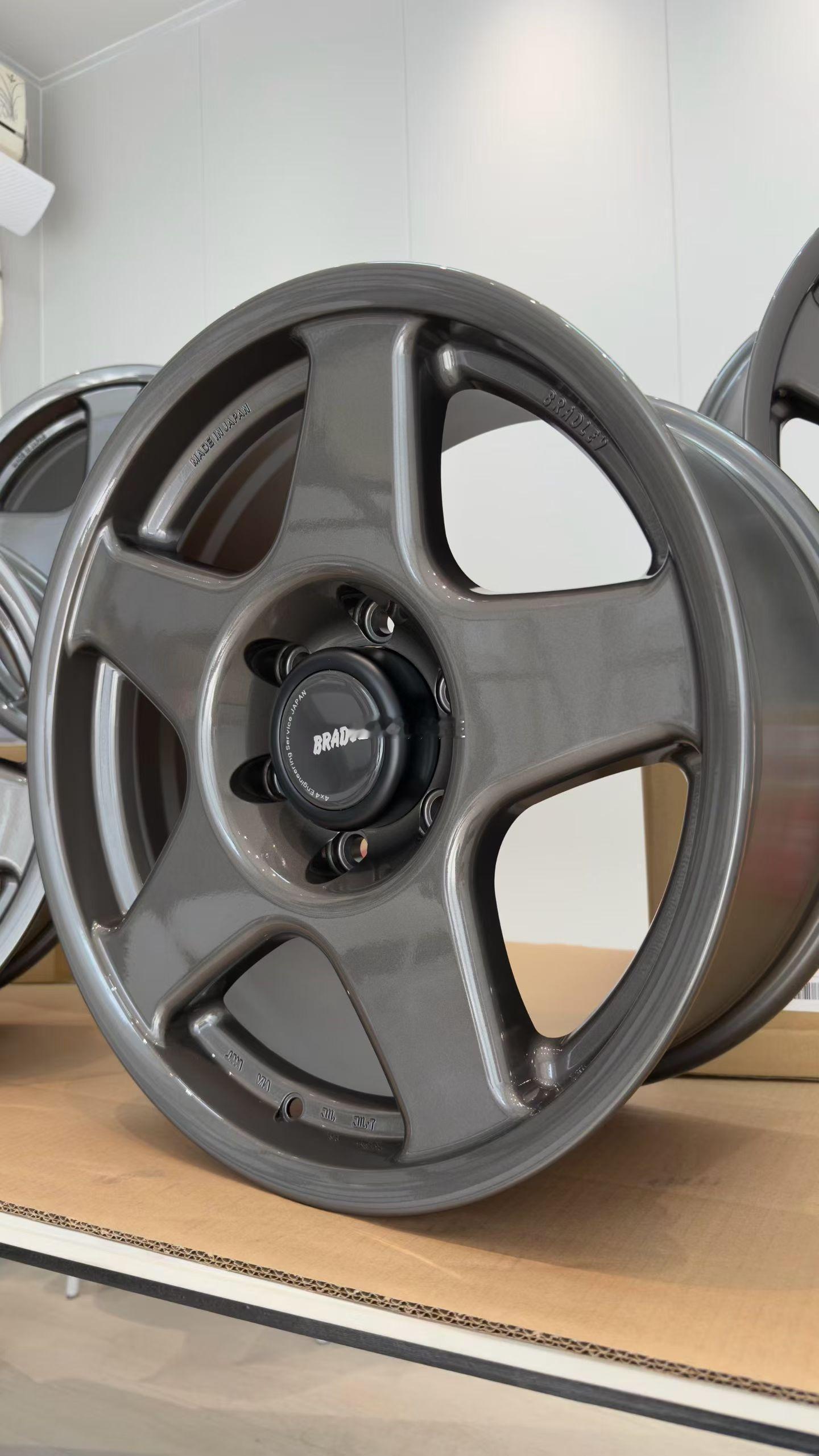 日本4x4 Engineering ServiceBradley V18*8.5