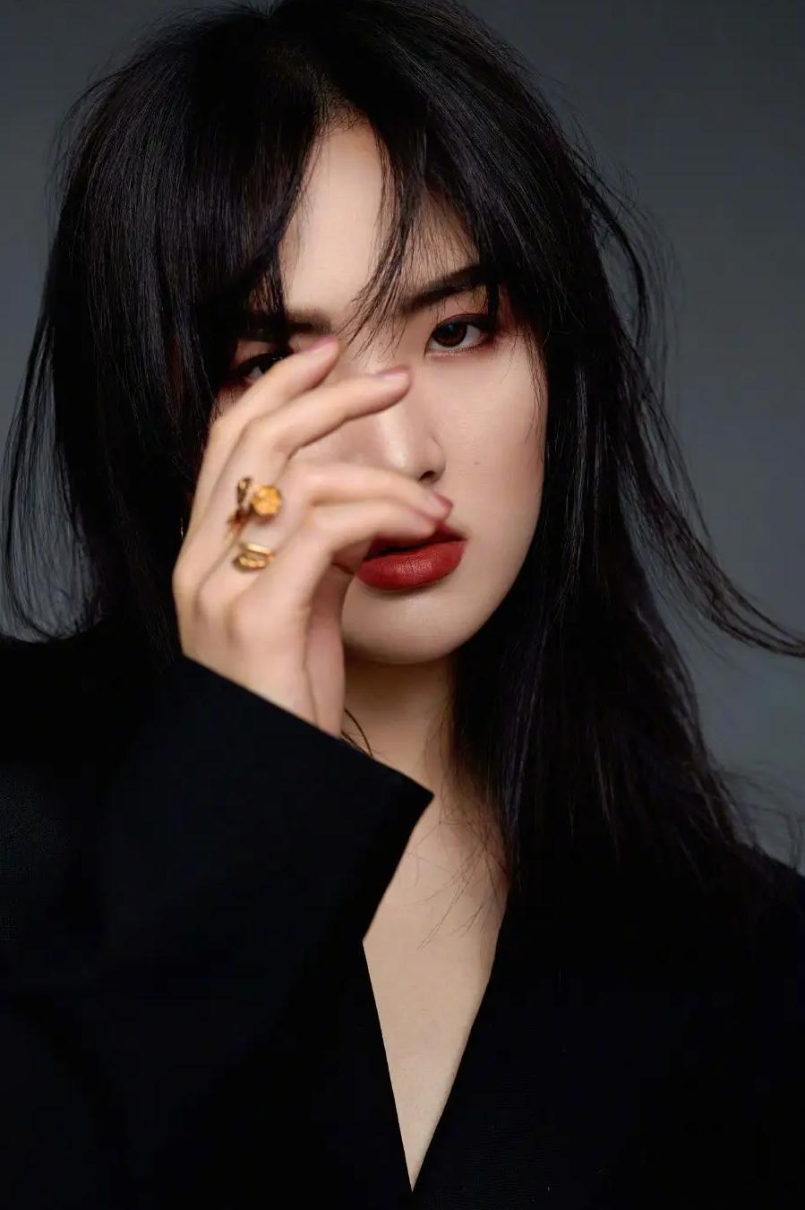 演员，姚安娜，参加一个节目，问黄晓明，你都是在家自己做饭吃吗，黄晓明懵了，反问，