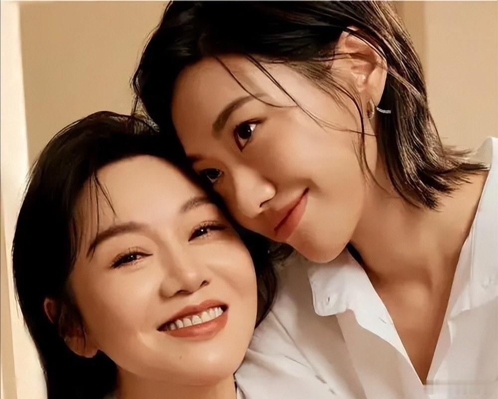 闫妮倾注全部资源与心血悉心提携女儿整整二十八年，始终收效甚微，没料到女儿最终竟凭