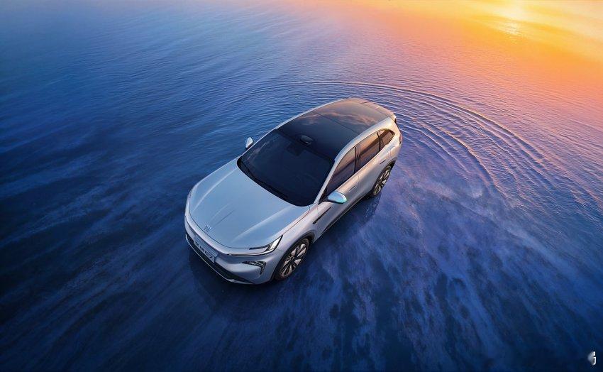 现在终于轮到合资车“弯道超车”了。别克至境E7上市，价格15.49万-19.49