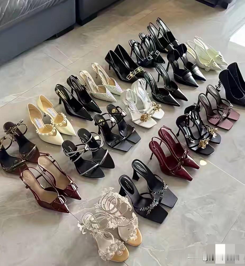 这年头，竟然还有女人宠爱高跟鞋的？
朋友给我发来照片，让我看看她的高跟鞋鞋，我一