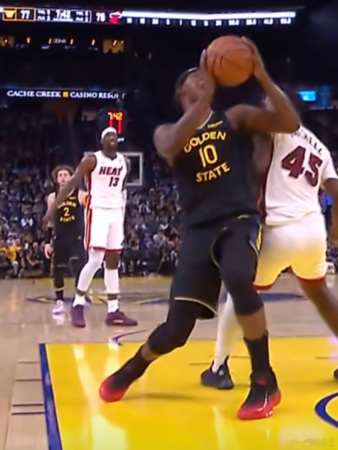 巴特勒赛季报销 估计这一下……硬汉也要退役了。对于巴特勒这个年纪这个大伤是会毁了