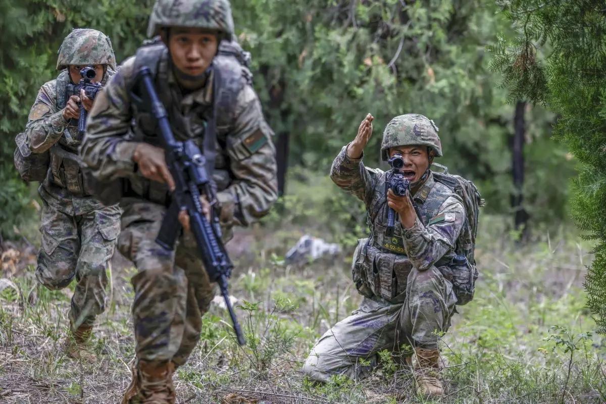 付世杰，2020年9月入伍，2022年6月入党，四川雷波人，班长，二级上士军衔。