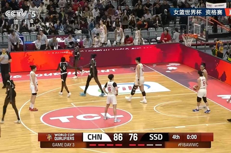 刚看完中国女篮这场球，手心的汗到现在还没干透。
 
3月14日晚武汉主场，女篮姑