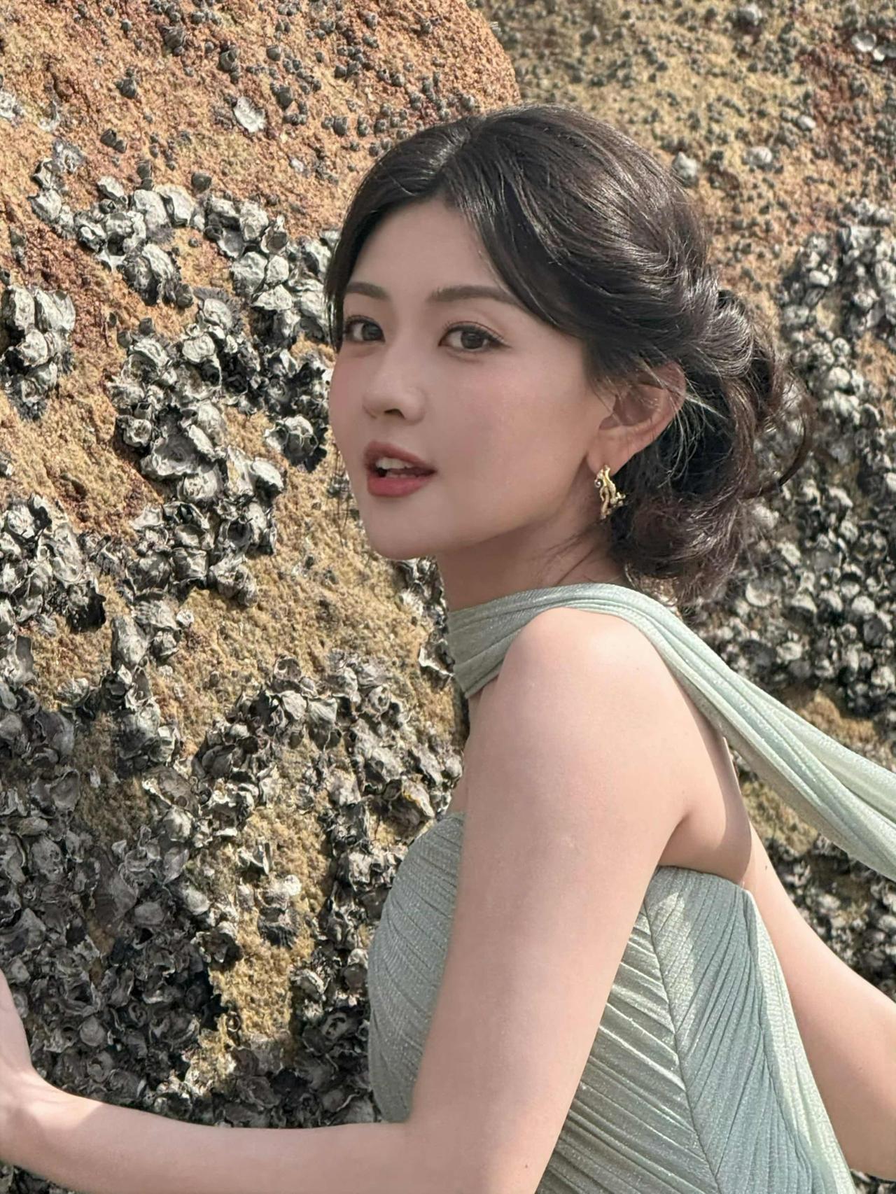 梁洁