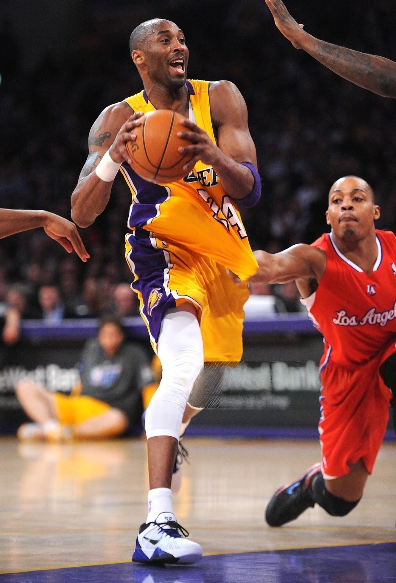 Kobe Bryant 扯球衣也无法阻挡我科比