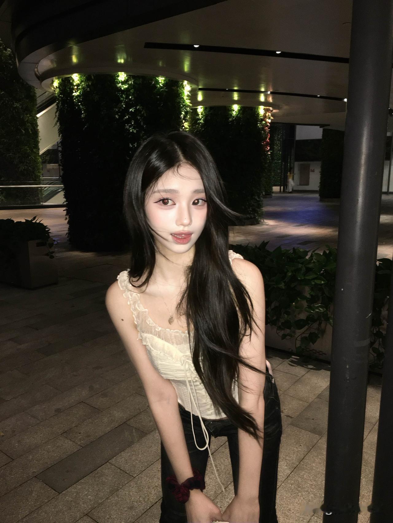 什么样的女人会让你心之所往如果我再漂亮一点，看你的眼神就不用躲避了，可惜我相貌平