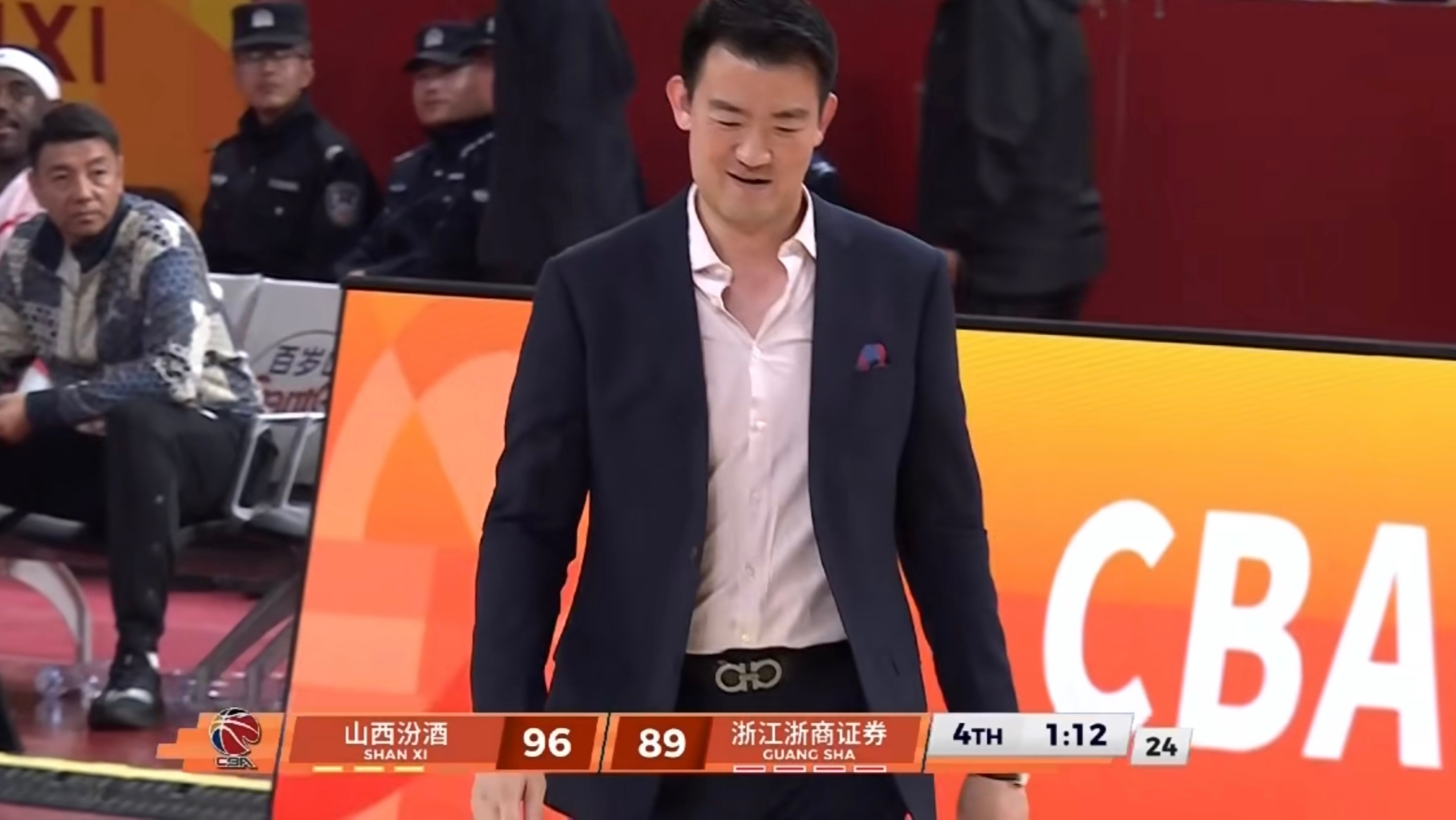 王博指导笑着离场山西男篮vs广厦男篮