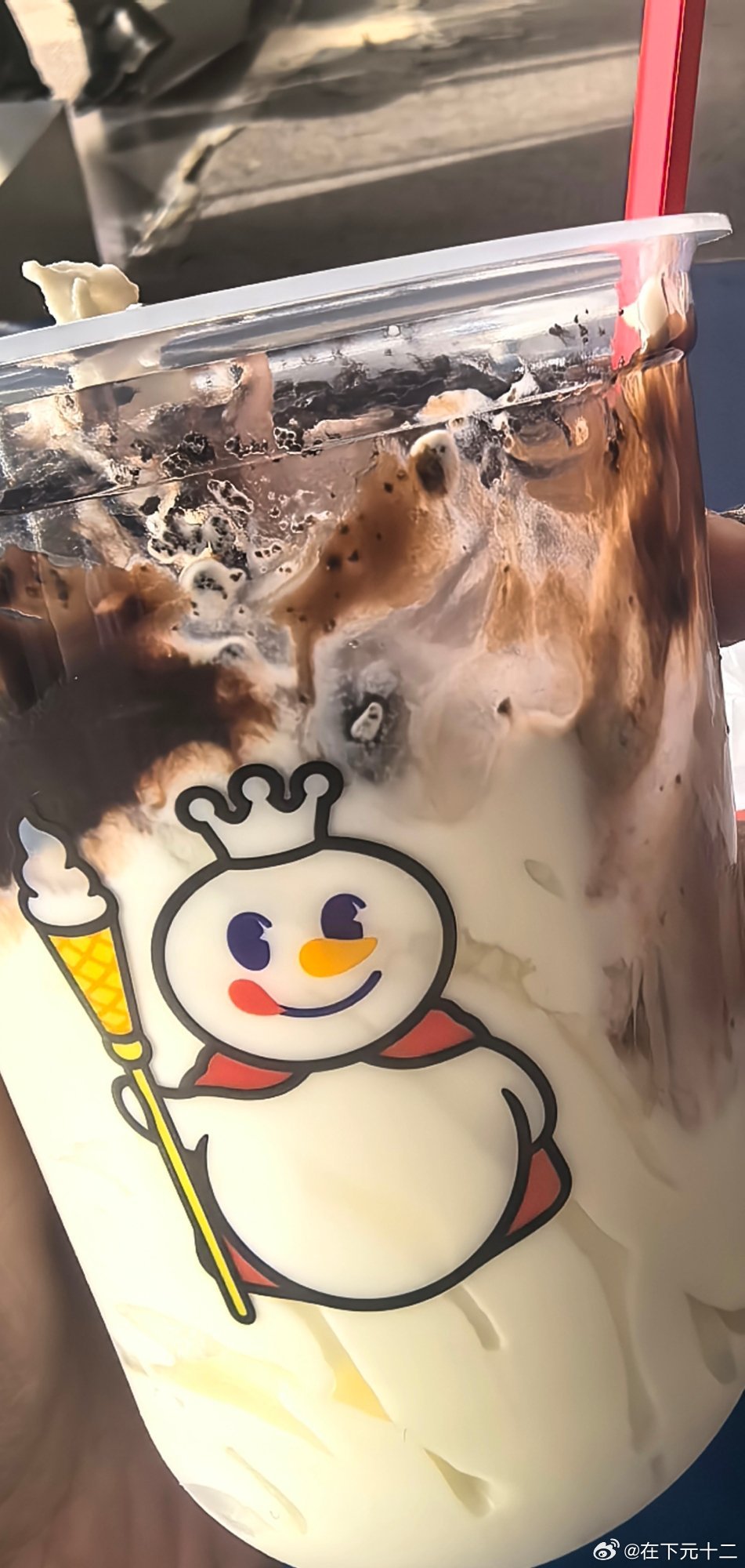 今天的命是大港服务区的蜜雪冰城给的～[嘻嘻]蜜雪冰城[超话]  ​​​