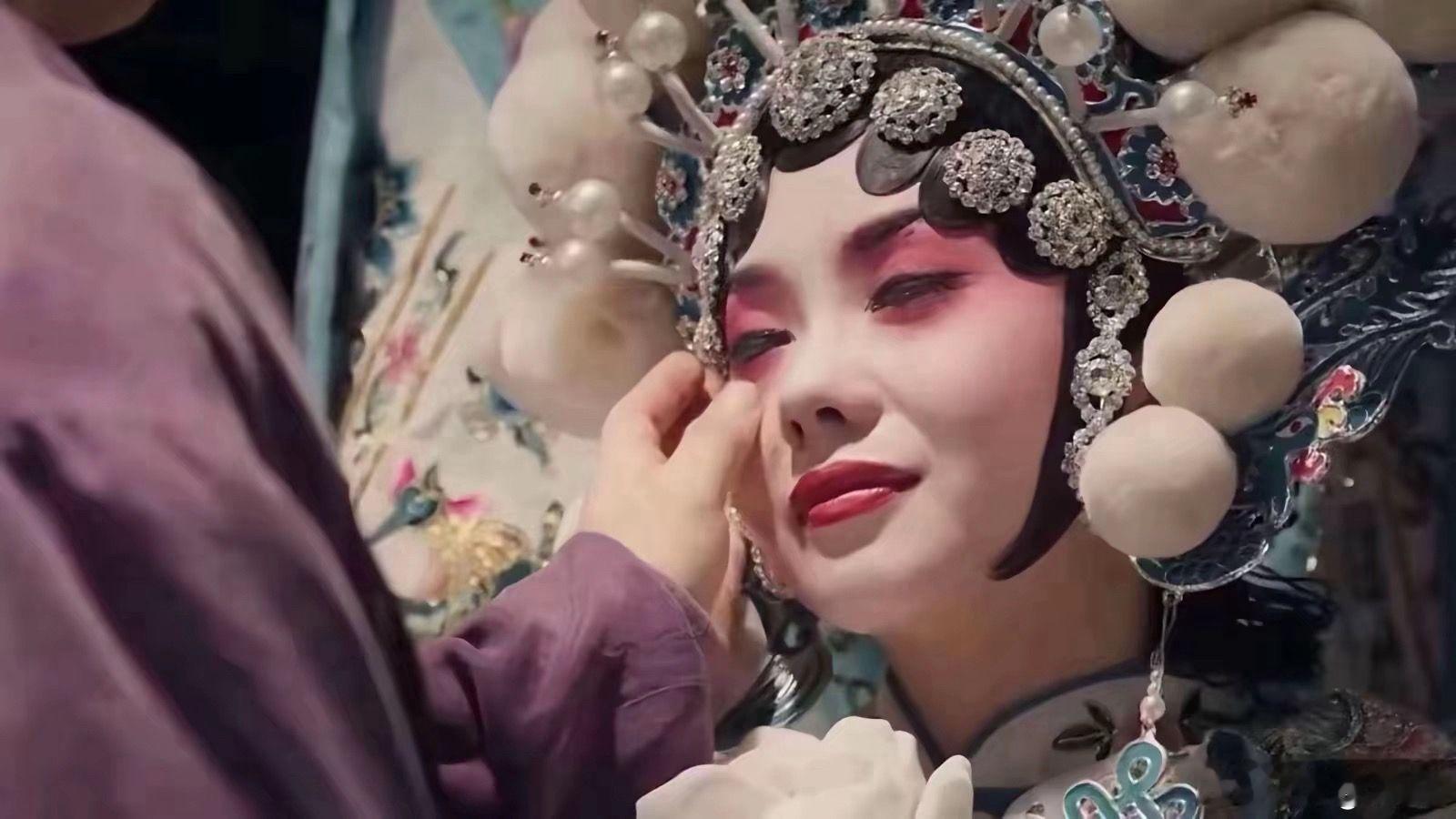 不管活成什么样子，都不要把责任推给任何人，走错路，看错人，做错事，一切苦乐都是自