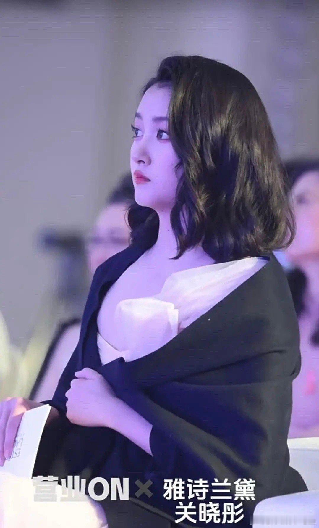 关晓彤胖的也太明显了吧 ​​​