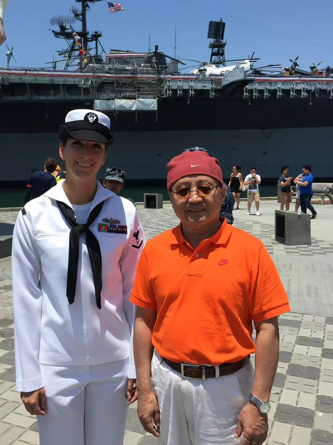 未来是陌生的——我相信人类，不信AI余春2025年，一场“AI马上取代人类”的舆