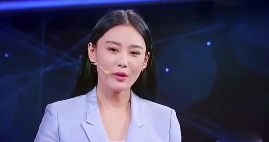 2017年，年收入6000万的女星张馨予，爱上了月工资5000元的何捷，却不想何