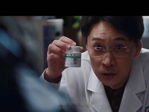 #甲硝唑磨粉治鼻炎医生都懵了# 
看完热搜我也懵了，人家《小城良方》原片里不仅没说这操作是对的，
反