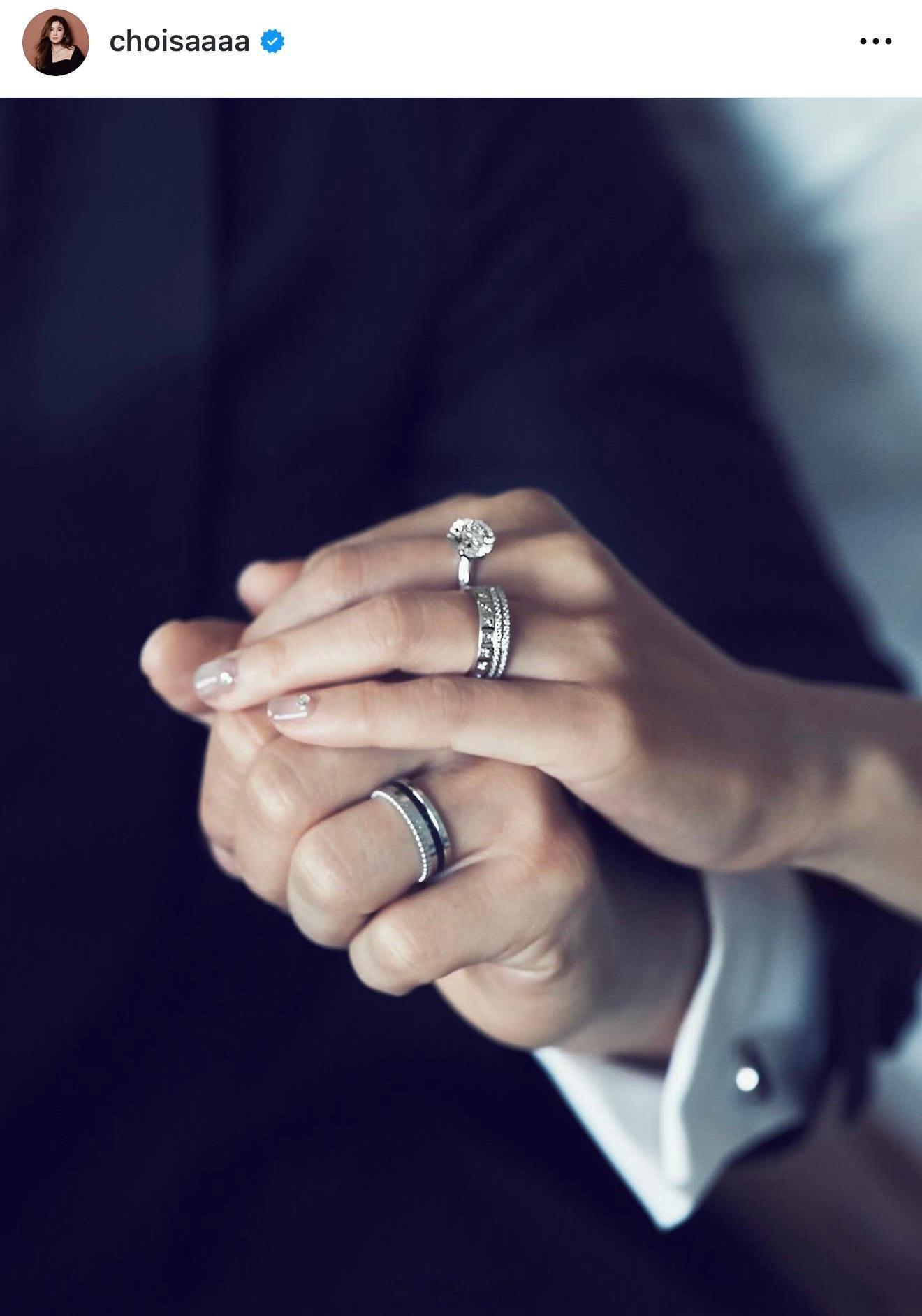 蔡卓妍结婚‼️阿Sa官宣结婚啦‼️恭喜🎉祝福💕1月时她在采访里公开认爱了健身