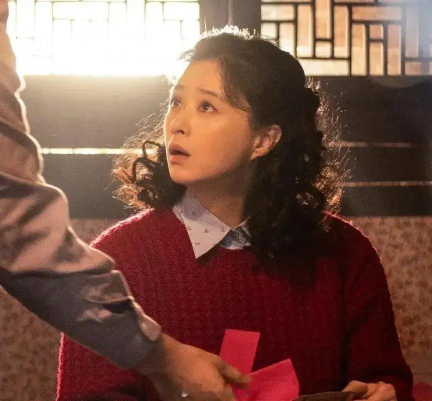 蒋欣演技 拿奖蒋欣最近确实因为新剧《小巷人家》大受好评，蒋欣在剧中饰演了性格热情
