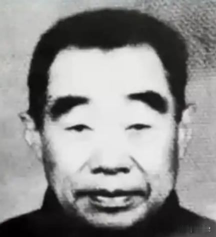 1949年，西宁解放那天，一个放牛奴瘸着腿冲进解放军驻地：“我是失踪12年的红军