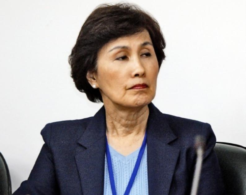马英九刚过完76岁生日，姐姐马以南就发了三点声明：“此前所有以马英九名义签署的文