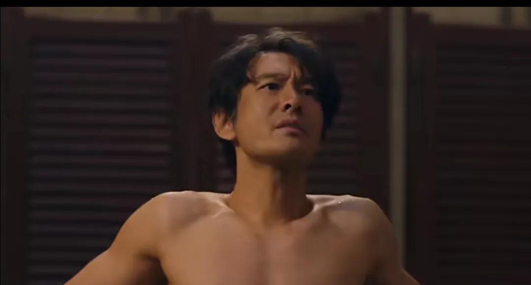 同样是演“落魄”，为什么有人演成了教科书，有人却演成了笑话？
赵丽颖在《小城大事