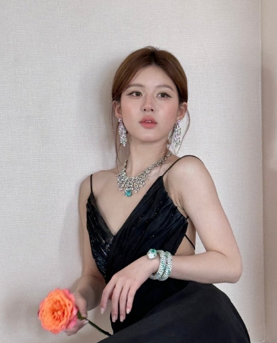 赵露思的脸真的是妆容的问题嘛？ 所以为什么要自己化妆 ​​​