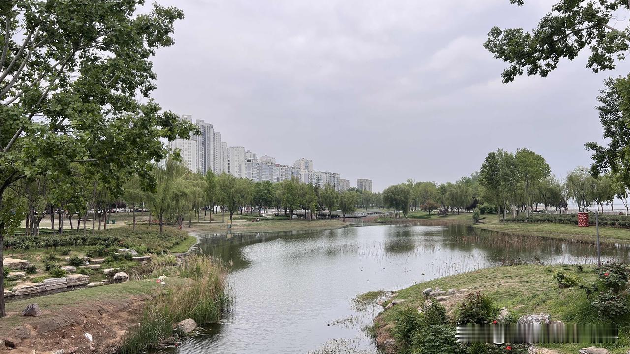 千万要记住
无论什么事
就算你占理
也别把话说得又毒又刻薄
嘴上留点德
不是软弱
