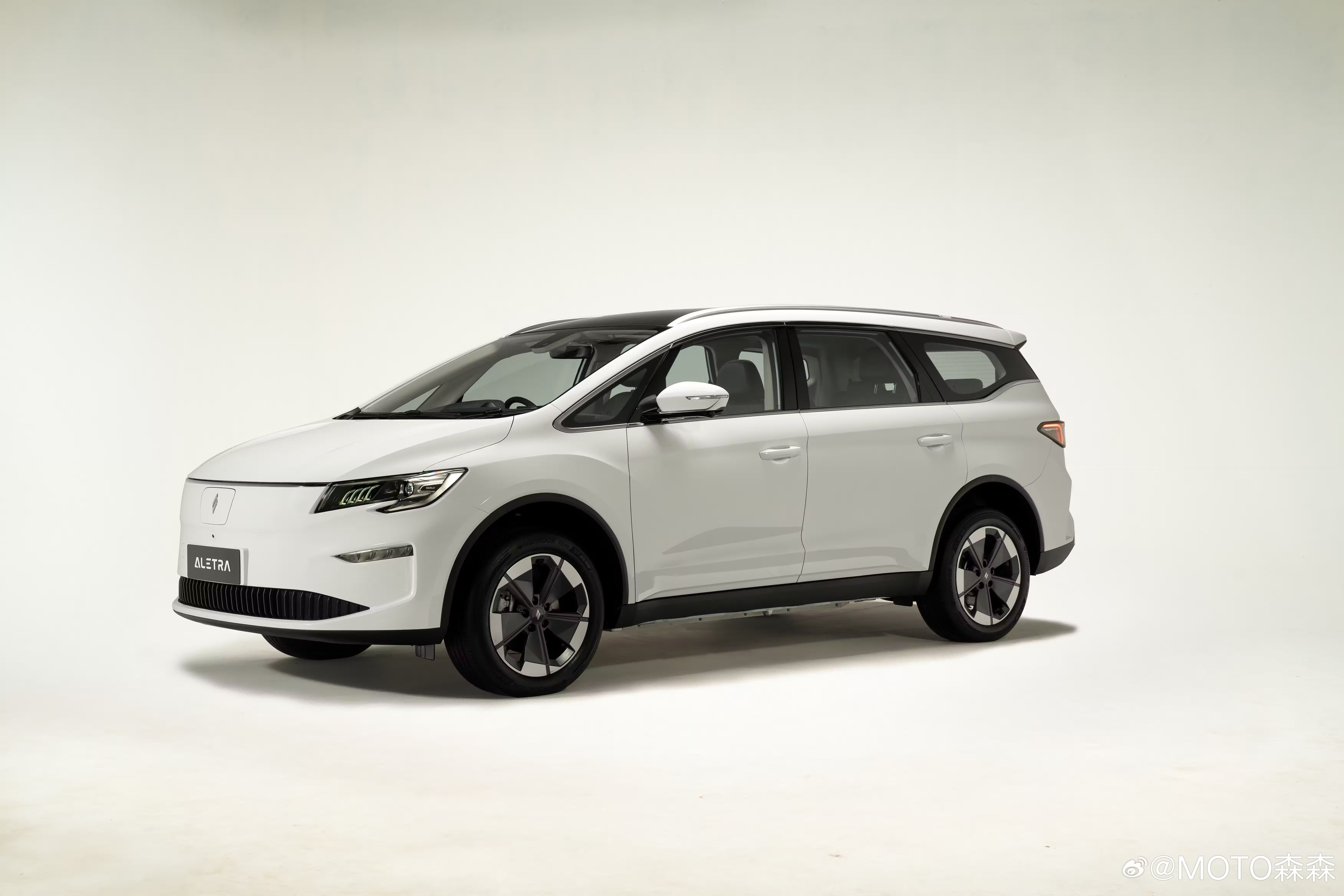 印度尼西亚的Aletra L7ev，车长4550，完全看不出原始车型之前的L8就