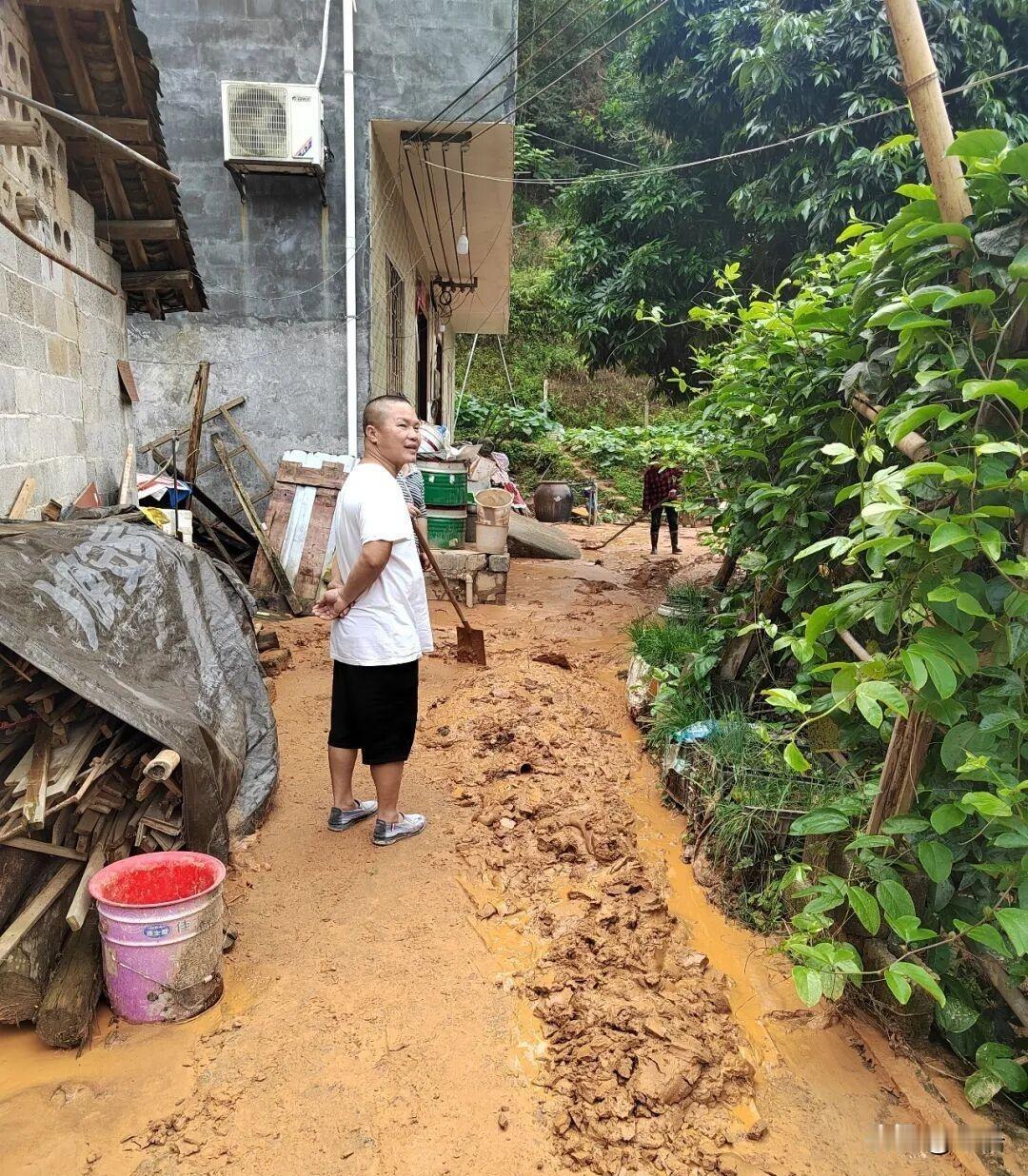痛心！广西一小组长巡查山洪时不幸牺牲，最后的话让人泪目6月19日，河池东兰县遭遇