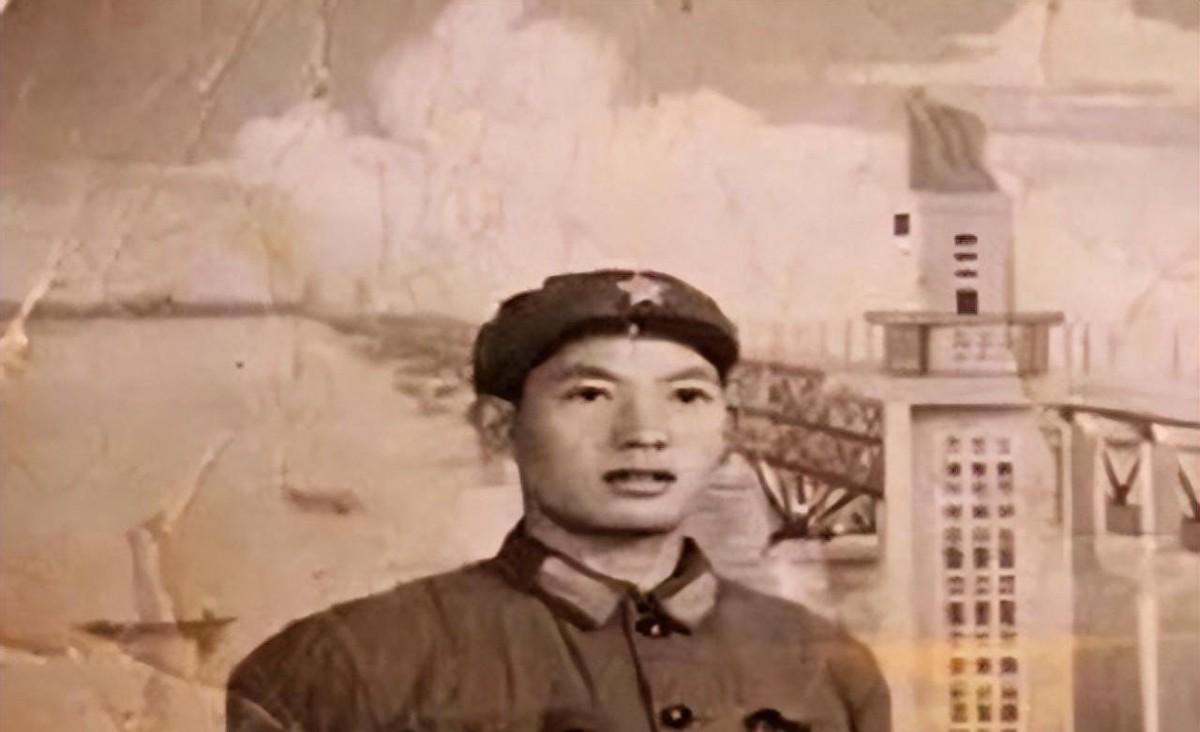 王发坤牺牲已经28年，妻子为扫墓不得不贷款，她含泪告慰：我带着咱儿子来看你了！