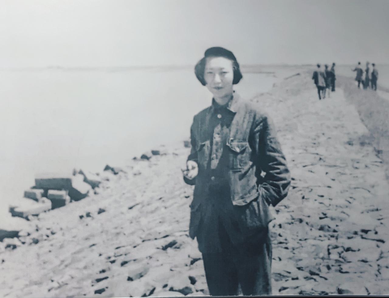 钱正英为修淮河堤坝题词！（曾任水利部部长）