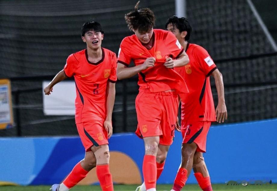 绝境逆袭！2-0！中国U17男足史诗一战，时隔21年重返世少赛！
 
北京时间5