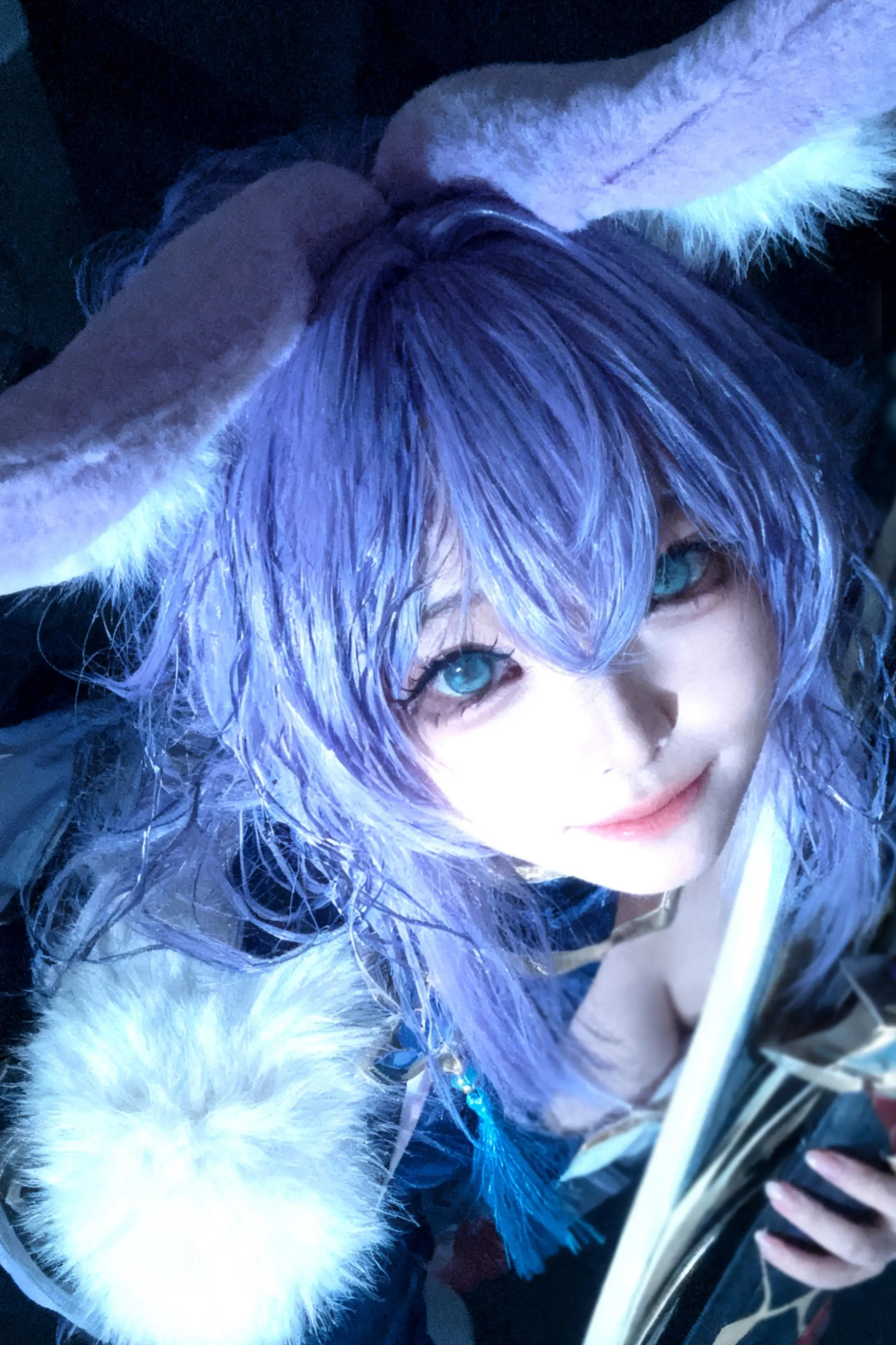 “小应星~” (终于和诡秘合上影了，感谢豆包)