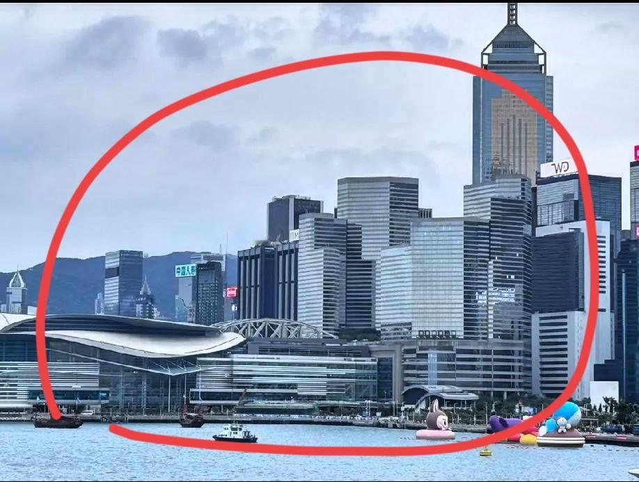 别把男女交往，说得那么功利
 
总有人说男人靠近女人就图身体，女人接触男人就图花