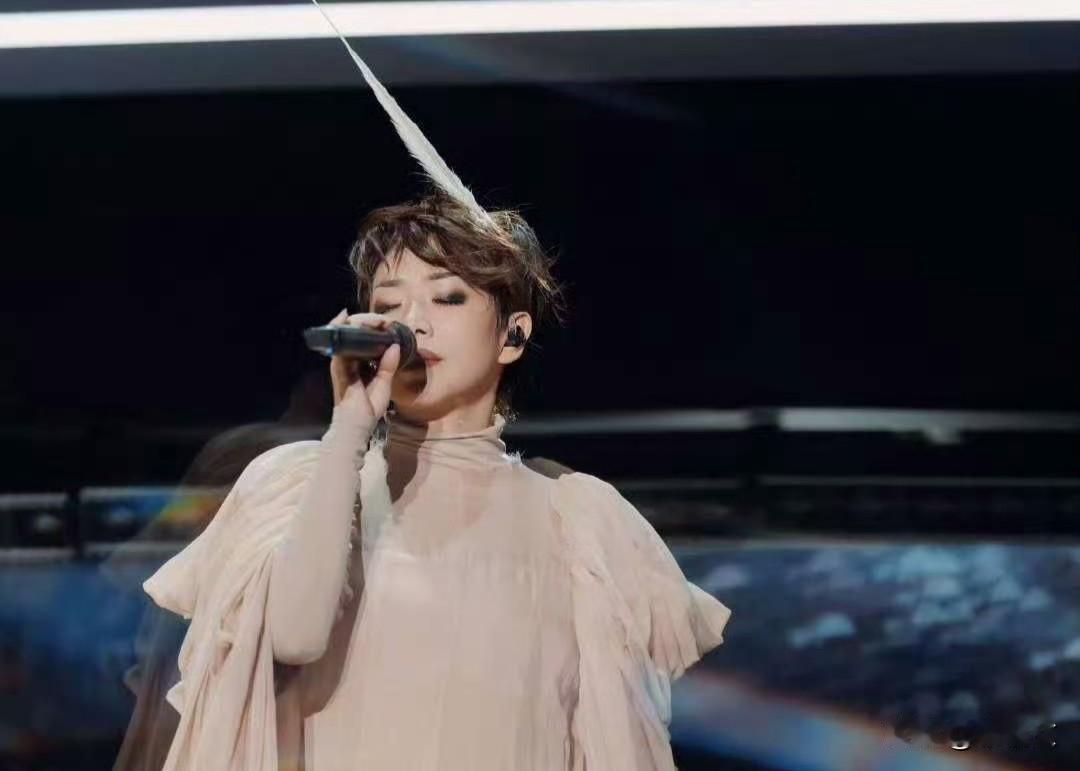 耳帝深夜连发两文吹爆林忆莲，重感冒开唱竟有席琳迪翁风范
 
音乐圈这波热闹可太顶