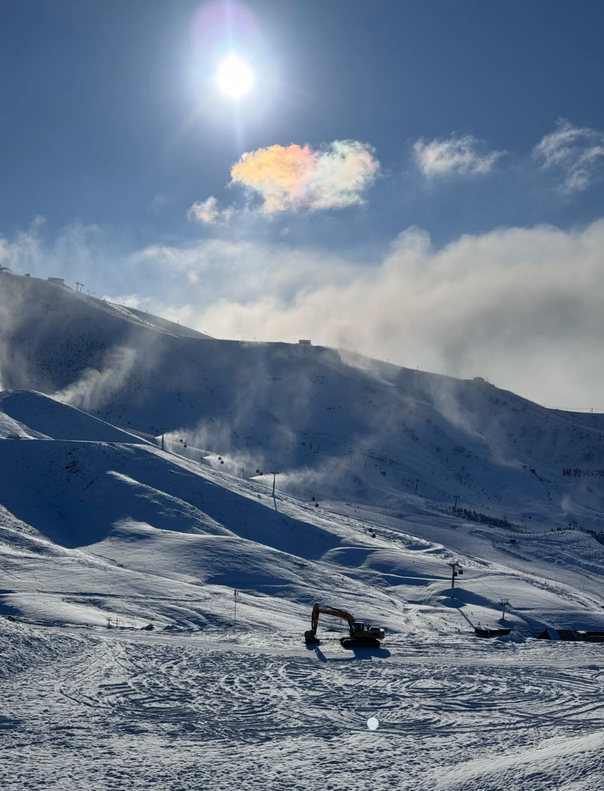 阿勒泰文旅局回应花式跳雪  总要去阿勒泰跳一次雪吧 看到最近网友们在阿勒泰直接“