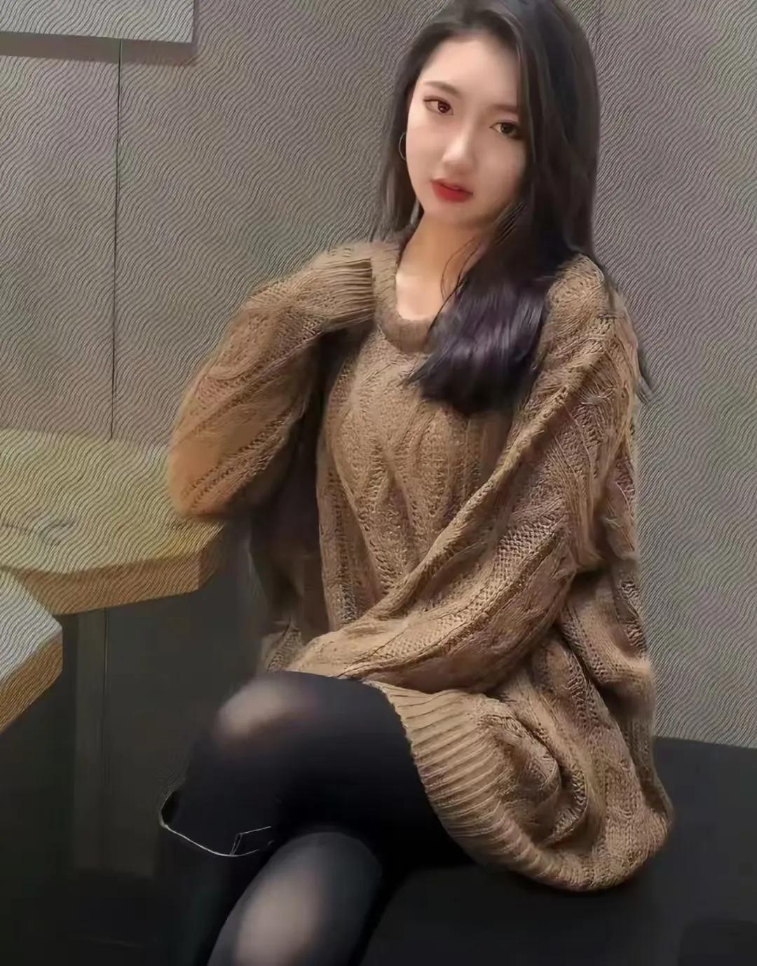 李刚就是这样一个男人。他总是自豪地认为，女友小美的美丽，都是他的功劳。在他看来，