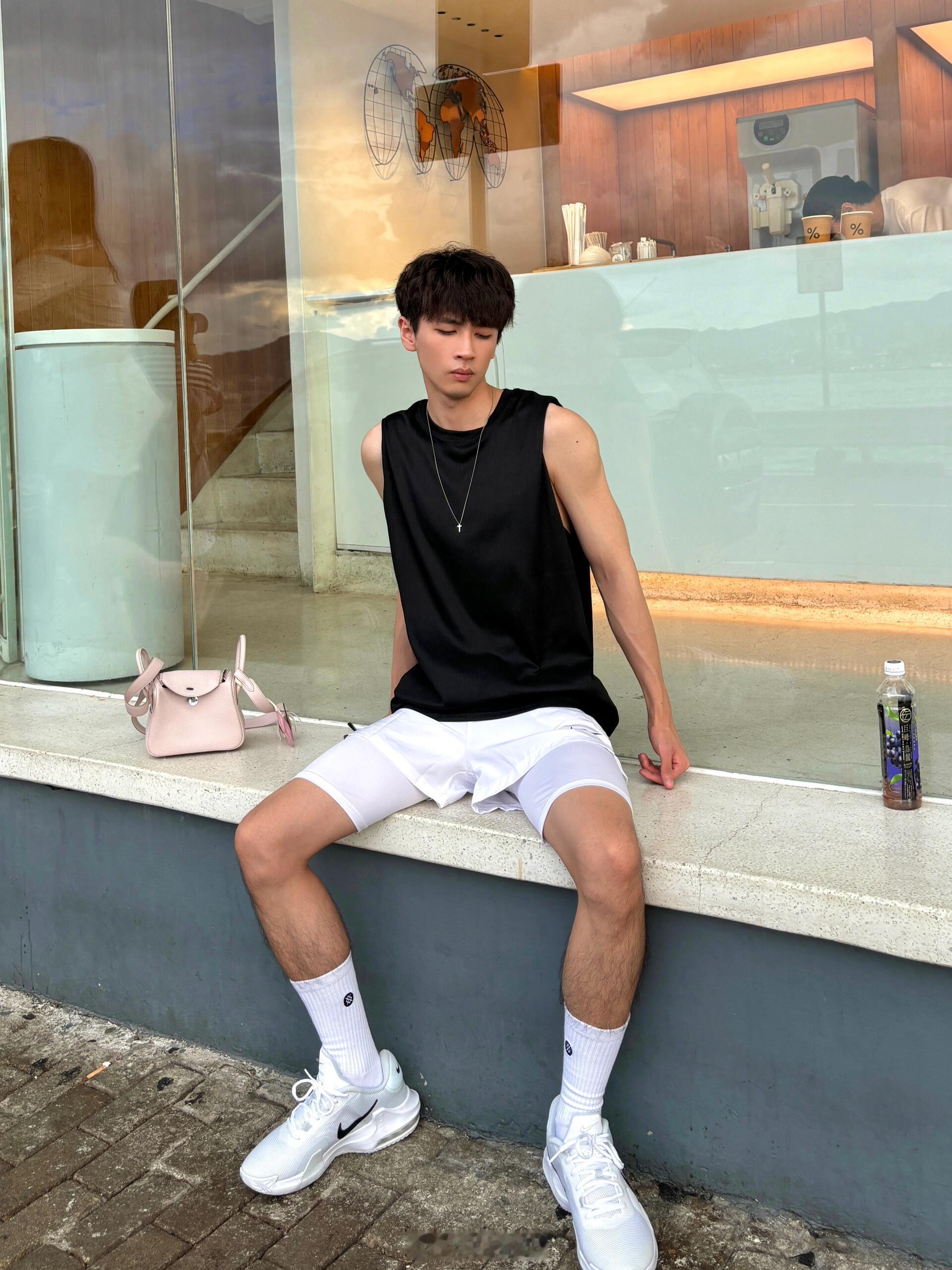 多帅才能被你私聊。传送门丨一野叔叔 ​​​