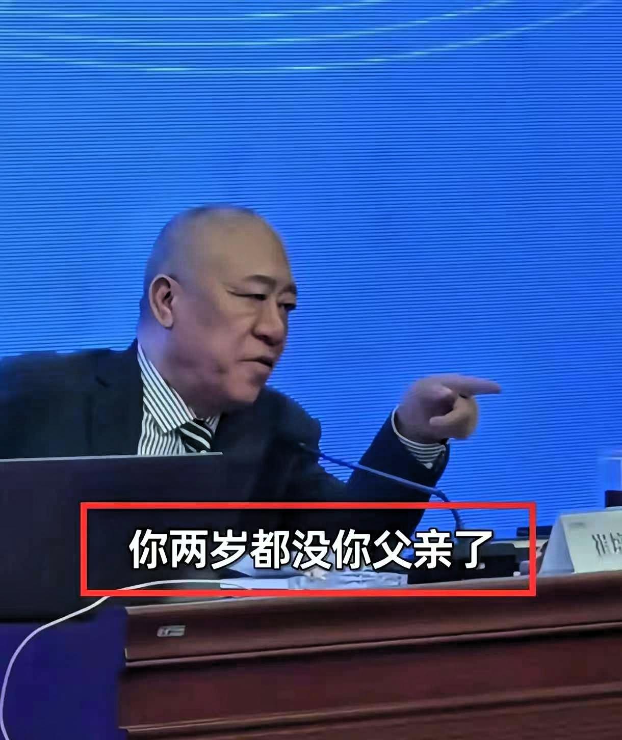 “太硬核了！”河南长垣，员工结婚给老板送喜糖，老板当场打电话通知人事把送喜糖的人