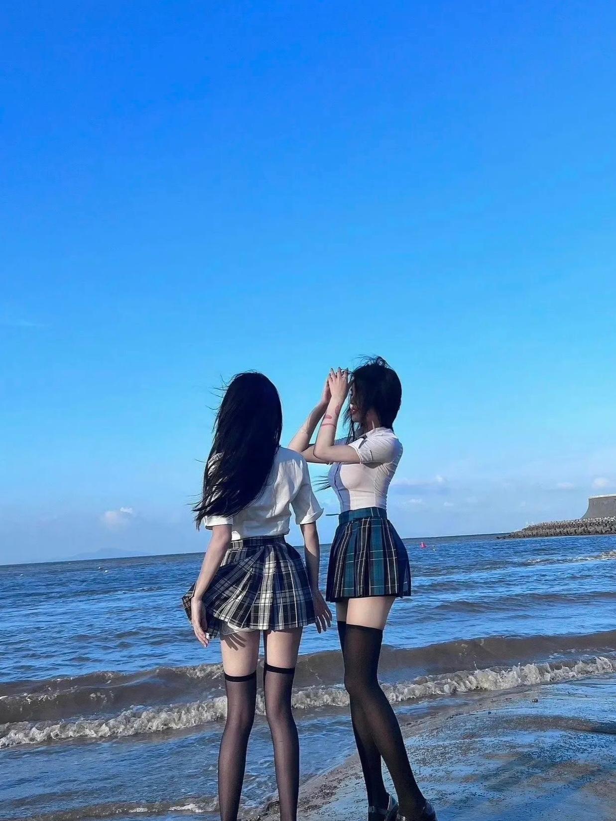 海边漫步，青春洋溢，自由自在。分享你旅游时拍的照片