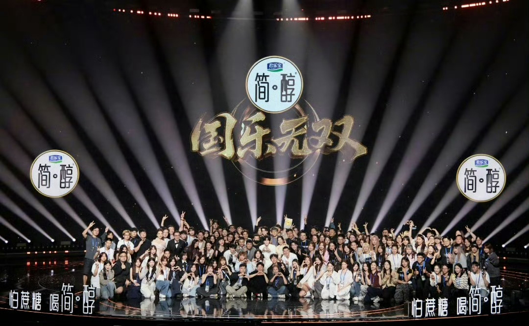 谢谢蓝羽姐姐的照顾～亚轩也从中学习到很多，收获到很多音乐知识我们也舍不得国乐无双